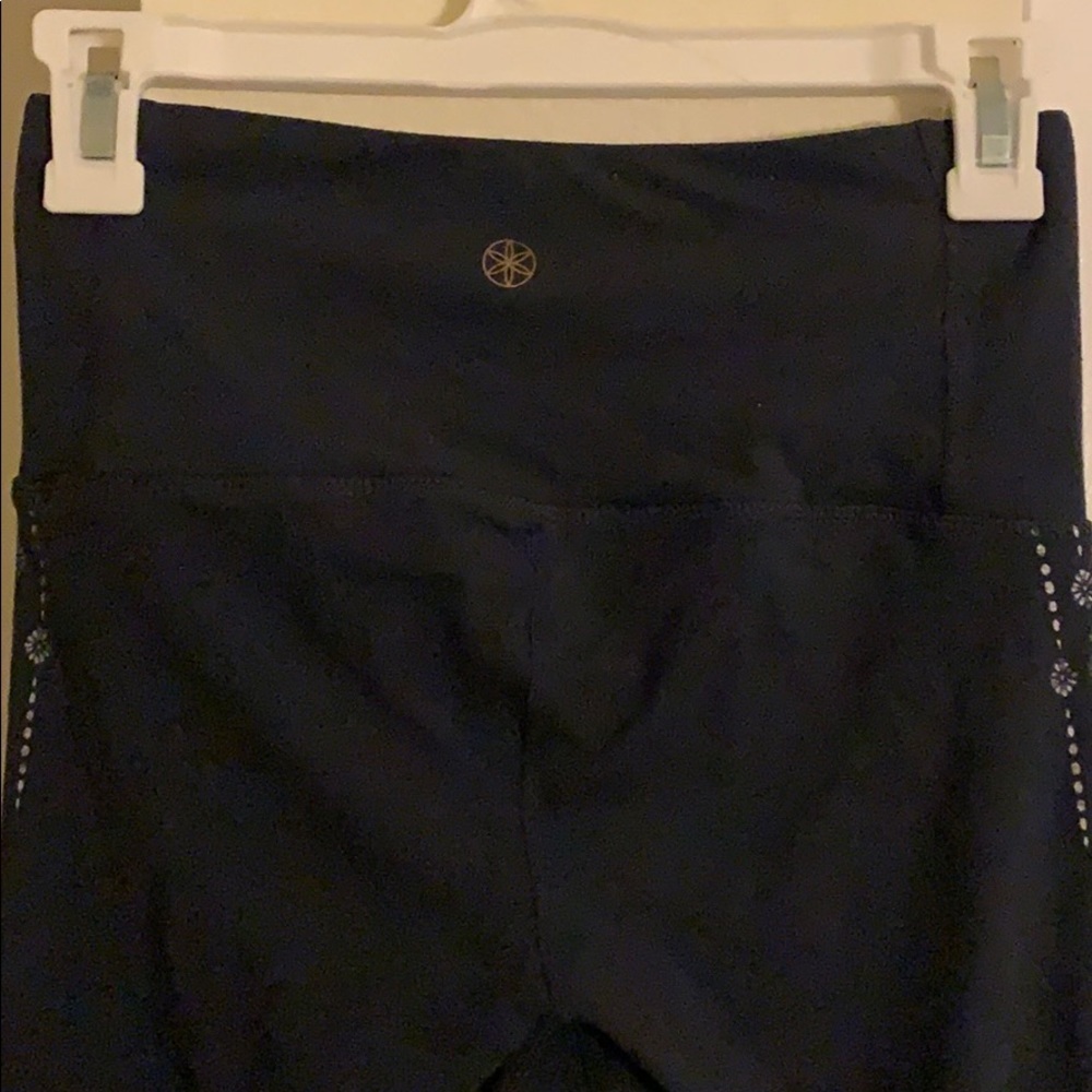 Yoga pants - Picture 2 of 4